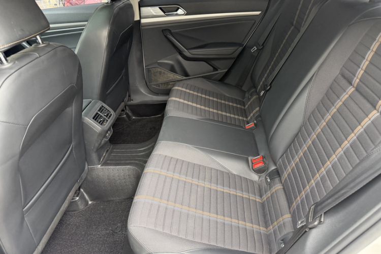 Used Volkswagen Lavida 2019 1.5L Automatic Vision Edition China VI Standard Interior 2