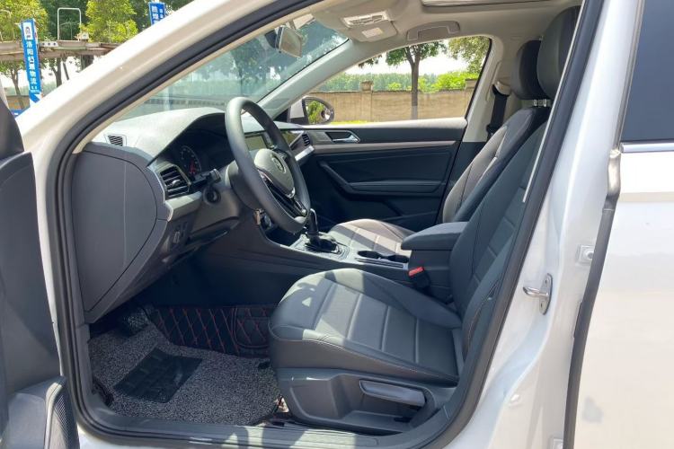 Used Volkswagen Lavida 2019 1.5L Automatic Comfort Edition China VI Standard Interior 2