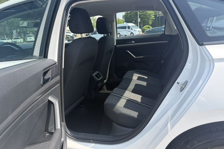 Used Volkswagen Lavida 2019 1.5L Automatic Fashion Edition China VI Interior 2