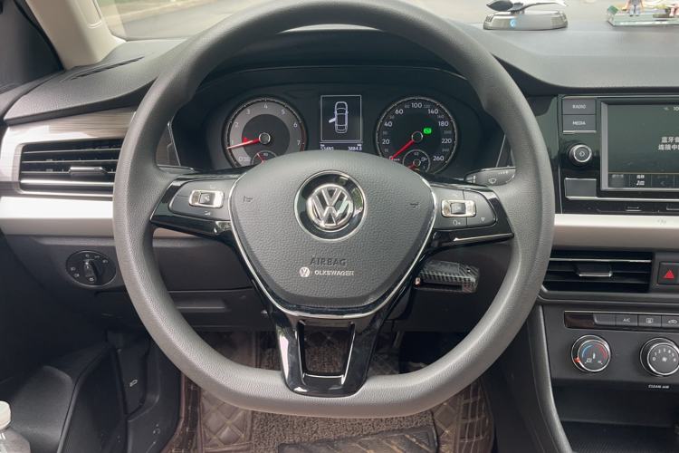 Used Volkswagen Lavida 2019 1.5L Automatic Comfort Edition China VI Standard Interior 2