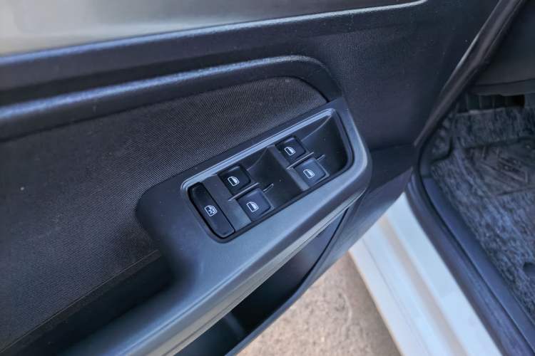 Used Volkswagen Lavida 2019 Lavida Start 1.5L Automatic Trendy Version China VI Standard Interior 3
