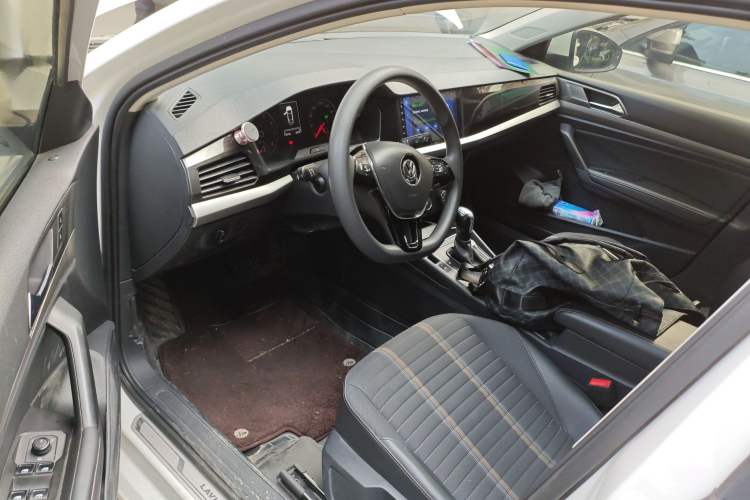 Used Volkswagen Lavida 2019 1.5L Automatic Vision Edition China VI Standard Interior 3