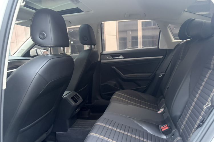 Used Volkswagen Lavida 2019 1.5L Automatic Vision Edition China VI Standard Interior 3