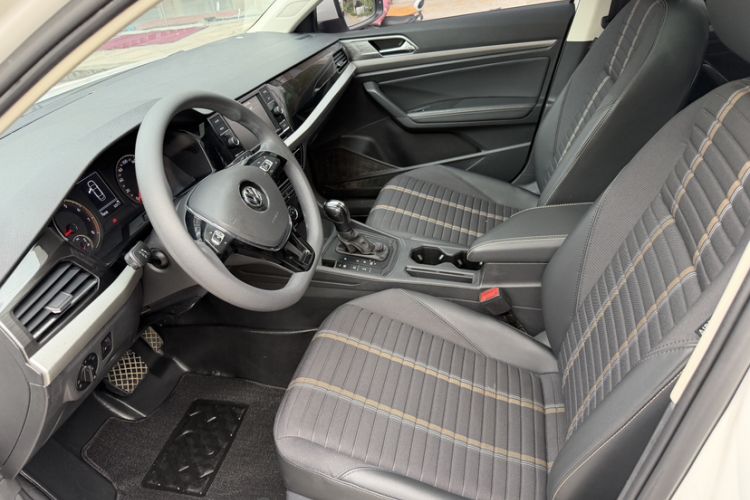 Used Volkswagen Lavida 2019 1.5L Automatic Vision Edition China VI Standard Interior 3