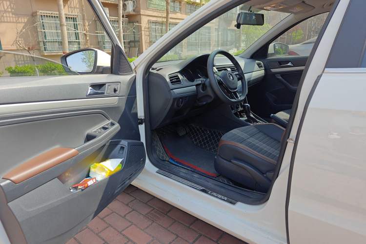 Used Volkswagen Lavida 2019 Lavida Start 1.5L Automatic Comfort Edition China VI Standard Interior 3