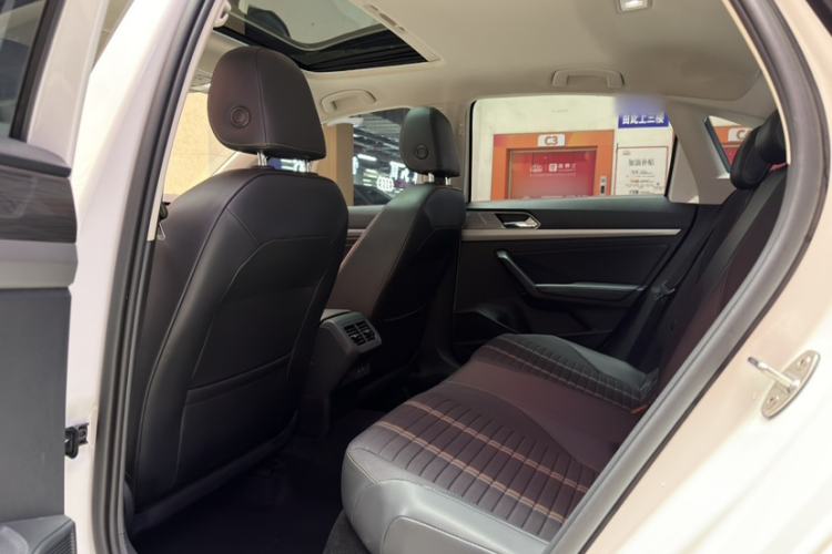 Used Volkswagen Lavida 2019 280TSI DSG Comfort Edition China VI standard Interior 3