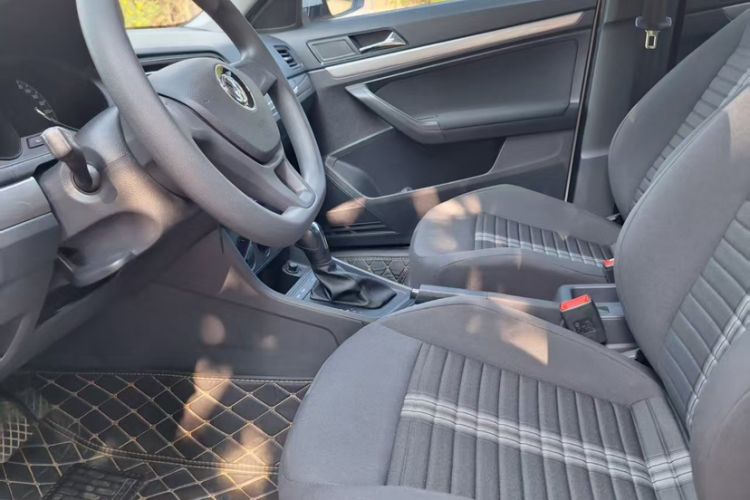 Used Volkswagen Lavida 2019 Lavida Start 1.5L Automatic Trendy Version China VI Standard Interior 4
