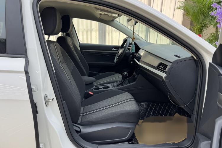 Used Volkswagen Lavida 2019 1.5L Automatic Fashion Edition China VI Interior 4
