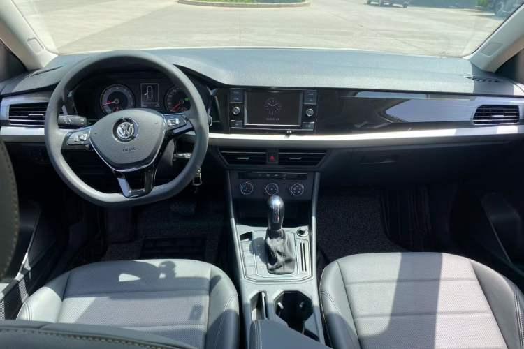 Used Volkswagen Lavida 2019 1.5L Automatic Comfort Edition China VI Standard Interior 4