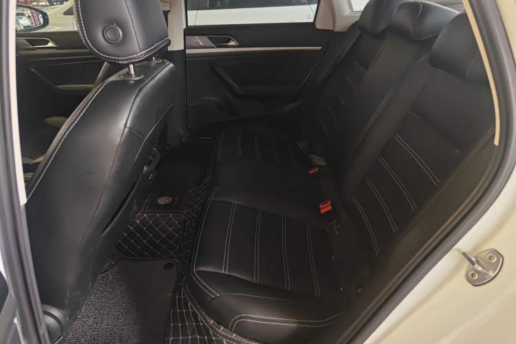Used Volkswagen Lavida 2019 1.5L Automatic Vision Edition China VI Standard Interior 4