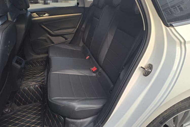 Used Volkswagen Lavida 2019 1.5L Automatic Comfort Edition China VI Standard Interior 4