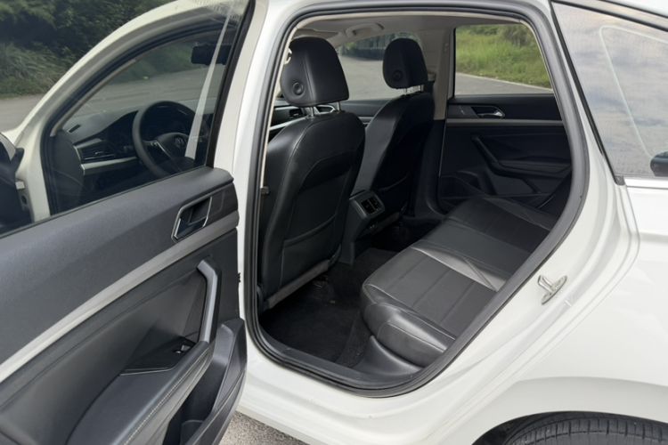 Used Volkswagen Lavida 2019 1.5L Automatic Comfort Edition China VI Standard Interior 6