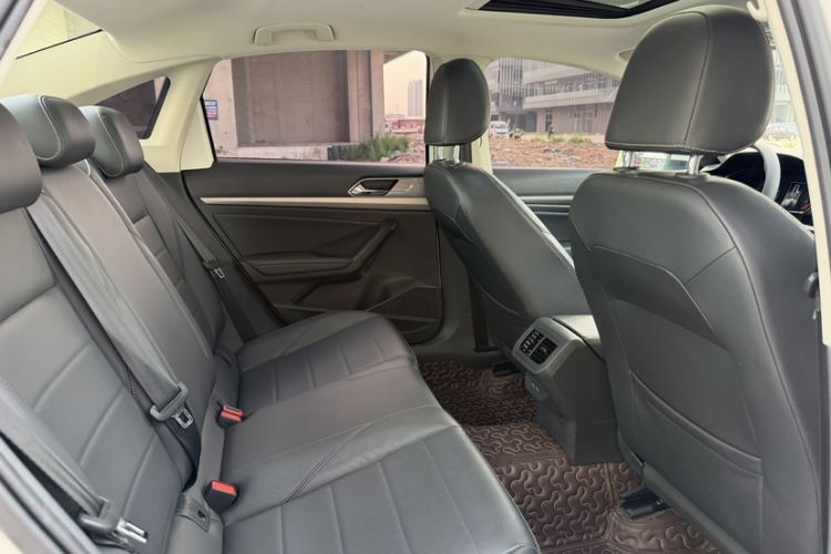 Used Volkswagen Lavida 2019 1.5L Automatic Comfort Edition China VI Standard Interior 6