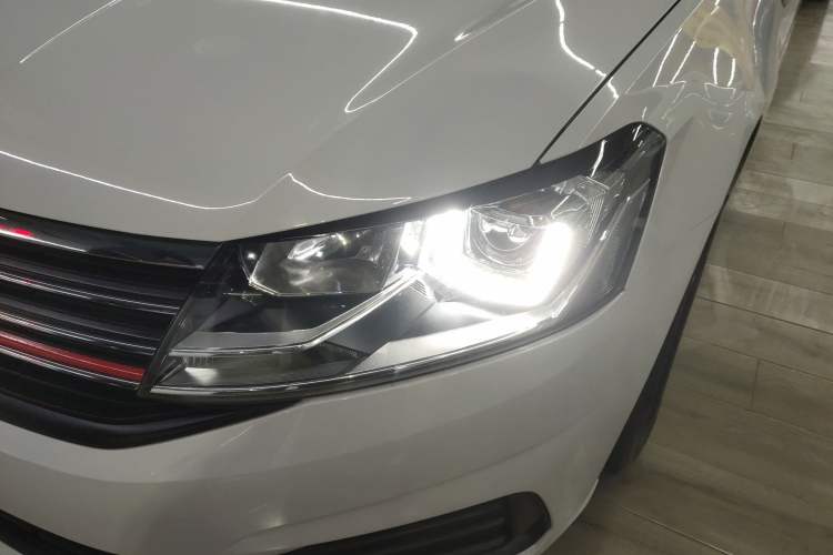 Used Volkswagen Lavida 2019 Lavida Start 1.5L Automatic Trendy Version China VI Standard Left Front Headlight