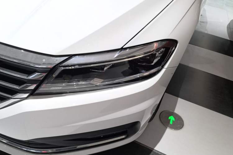 Used Volkswagen Lavida 2019 1.5L Automatic Comfort Edition China VI Standard Left Front Headlight