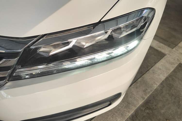 Used Volkswagen Lavida 2019 1.5L Automatic Fashion Edition China VI Left Front Headlight