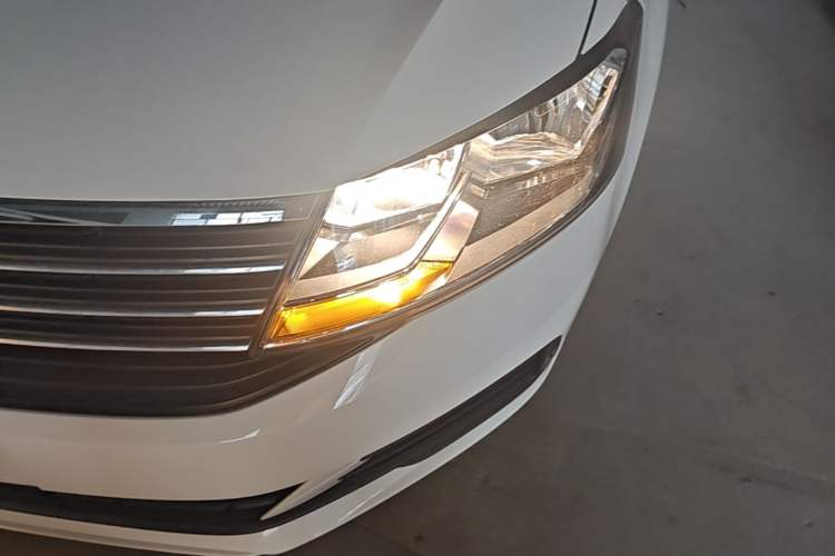 Used Volkswagen Lavida 2019 Lavida Start 1.5L Manual Fashion Edition China VI Standard Left Front Headlight