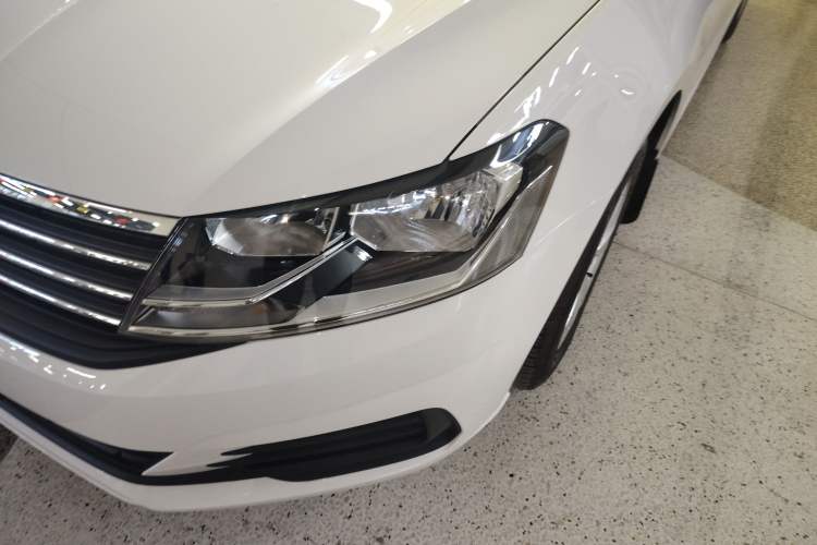 Used Volkswagen Lavida 2019 Lavida Start 1.5L Manual Fashion Edition China VI Standard Left Front Headlight