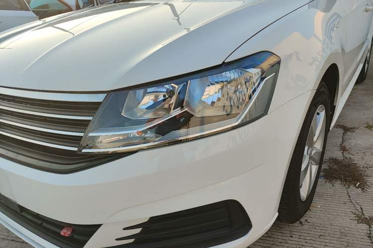 Used Volkswagen Lavida 2019 Lavida Start 1.5L Manual Fashion Edition China VI Standard Left Front Headlight