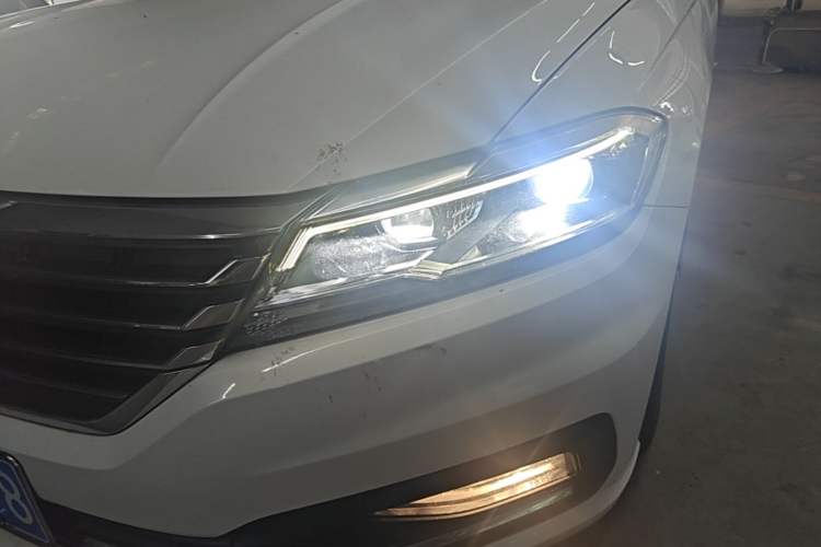 Used Volkswagen Lavida 2019 1.5L Automatic Comfort Edition China VI Standard Left Front Headlight