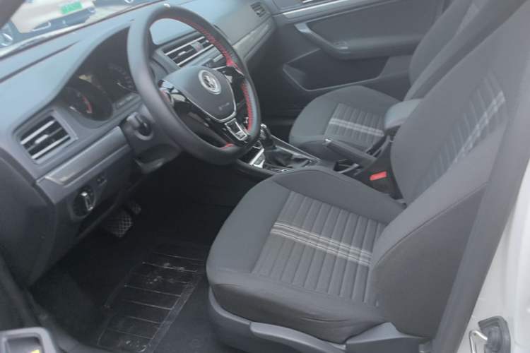 Used Volkswagen Lavida 2019 Lavida Start 1.5L Automatic Trendy Version China VI Standard Left Front Seat