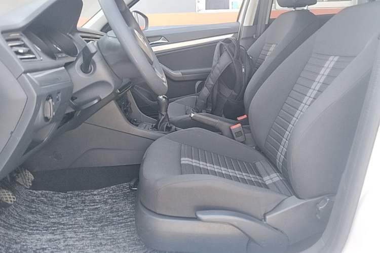 Used Volkswagen Lavida 2019 Lavida Start 1.5L Manual Fashion Edition China VI Standard Left Front Seat