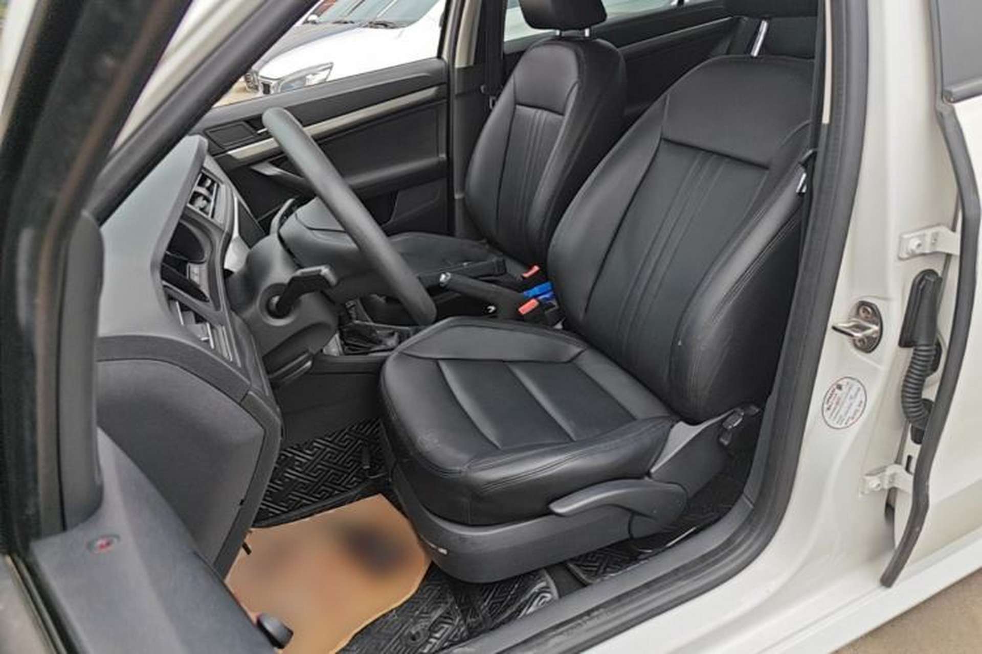 Used Volkswagen Lavida 2019 Lavida Start 1.5L Automatic Trendy Version China VI Standard Left Front Seat
