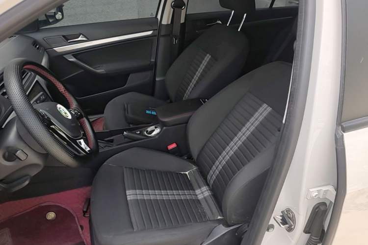 Used Volkswagen Lavida 2019 Lavida Start 1.5L Automatic Trendy Version China VI Standard Left Front Seat