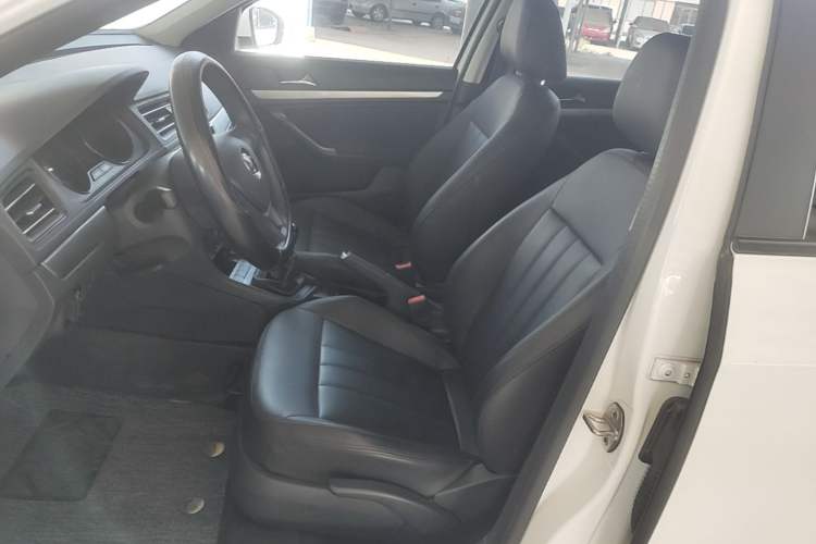 Used Volkswagen Lavida 2019 Lavida Start 1.5L Manual Fashion Edition China VI Standard Left Front Seat