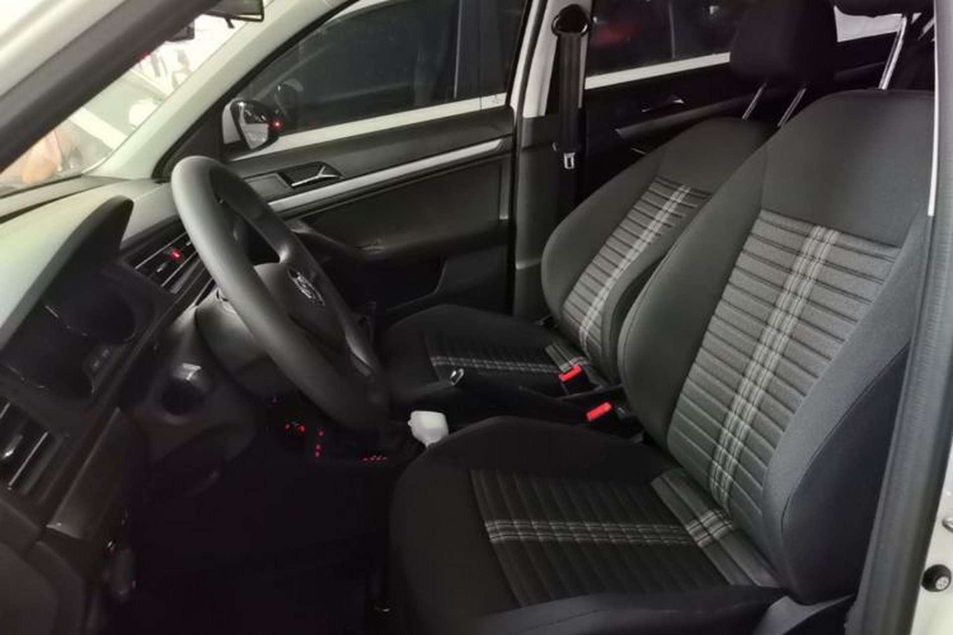 Used Volkswagen Lavida 2019 Lavida Start 1.5L Automatic Trendy Version China VI Standard Left Front Seat