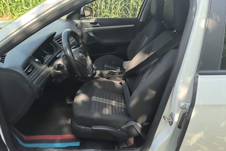 Used Volkswagen Lavida 2019 Lavida Start 1.5L Manual Fashion Edition China VI Standard Left Front Seat