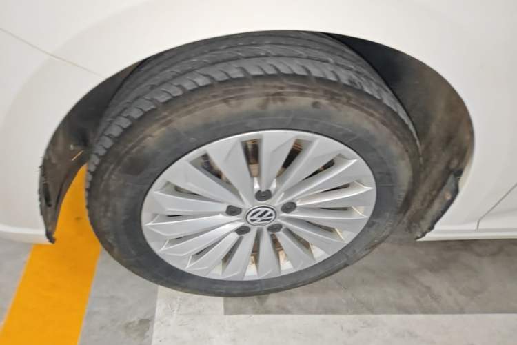 Used Volkswagen Lavida 2019 280TSI DSG Comfort Edition China VI standard Left Front Wheel Hub