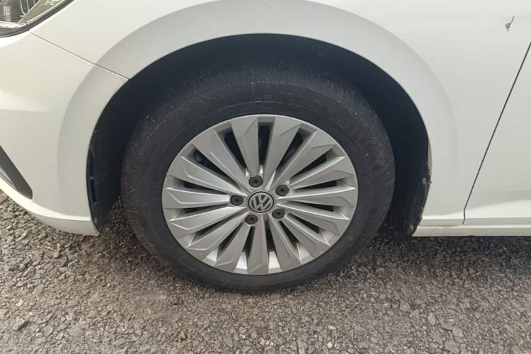 Used Volkswagen Lavida 2019 1.5L Automatic Vision Edition China VI Standard Left Front Wheel Hub