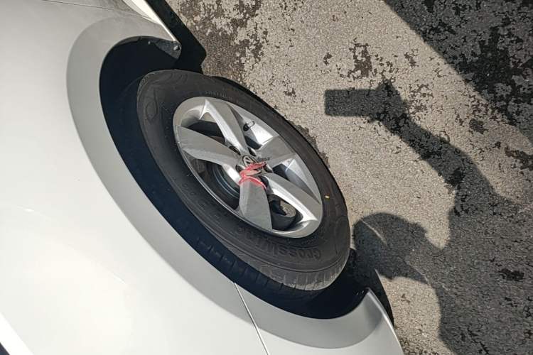 Used Volkswagen Lavida 2019 Lavida Start 1.5L Automatic Trendy Version China VI Standard Left Front Wheel Hub
