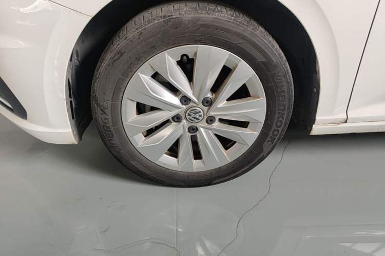 Used Volkswagen Lavida 2019 Hatchback 280TSI DSG Comfort Edition China VI Standard Left Front Wheel Hub
