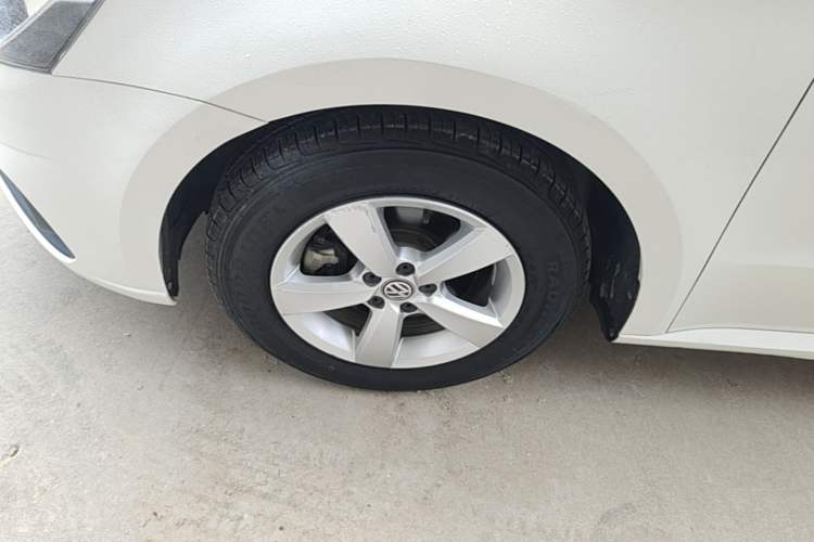 Used Volkswagen Lavida 2019 Lavida Start 1.5L Automatic Trendy Version China VI Standard Left Front Wheel Hub