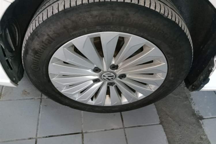 Used Volkswagen Lavida 2019 280TSI DSG Comfort Edition China VI standard Left Front Wheel Hub