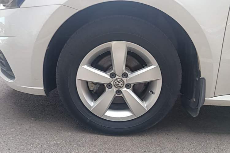 Used Volkswagen Lavida 2019 Lavida Start 1.5L Automatic Trendy Version China VI Standard Left Front Wheel Hub