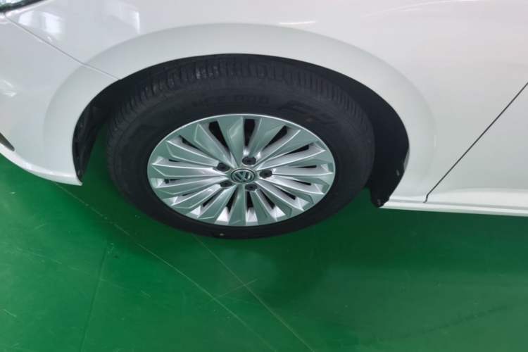 Used Volkswagen Lavida 2019 280TSI DSG Comfort Edition China VI standard Left Front Wheel Hub
