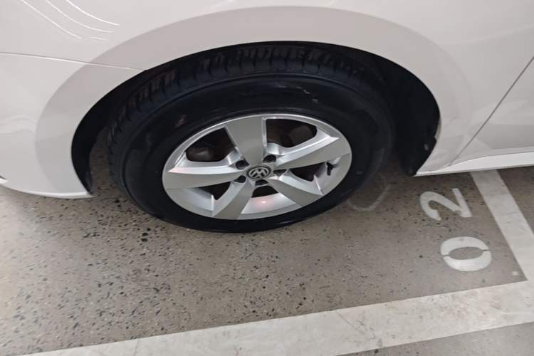 Used Volkswagen Lavida 2019 Lavida Start 1.5L Manual Fashion Edition China VI Standard Left Front Wheel Hub