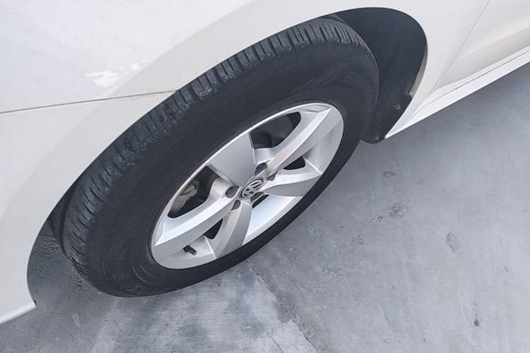 Used Volkswagen Lavida 2019 Lavida Start 1.5L Manual Fashion Edition China VI Standard Left Front Wheel Hub