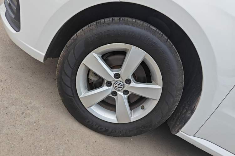 Used Volkswagen Lavida 2019 Lavida Start 1.5L Automatic Trendy Version China VI Standard Left Front Wheel Hub