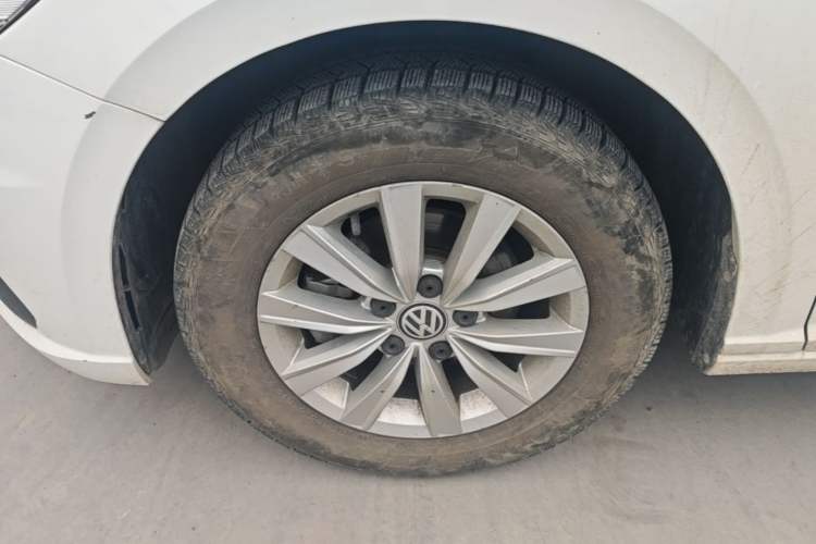 Used Volkswagen Lavida 2019 1.5L Automatic Fashion Edition China VI Left Front Wheel Hub
