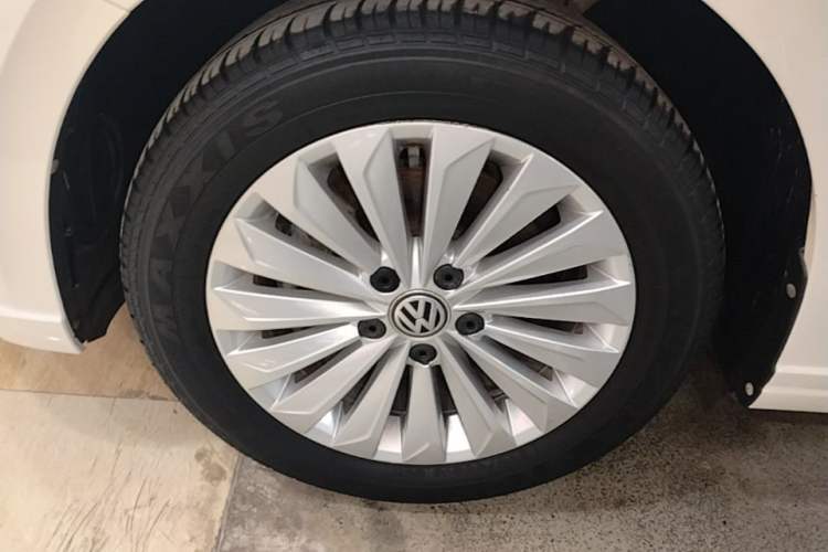 Used Volkswagen Lavida 2019 280TSI DSG Comfort Edition China VI standard Left Front Wheel Hub