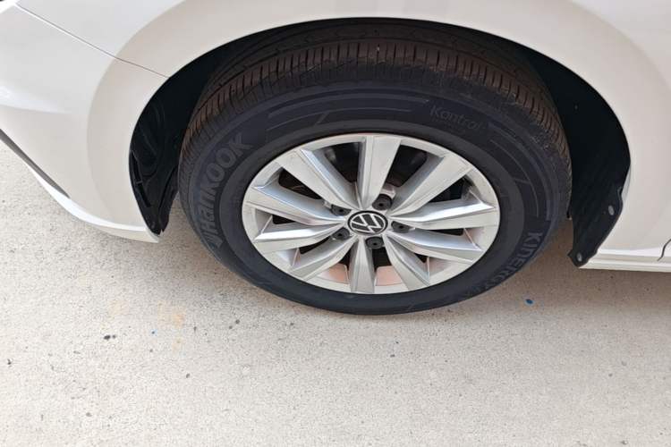 Used Volkswagen Lavida 2019 1.5L Automatic Comfort Edition China VI Standard Left Front Wheel Hub
