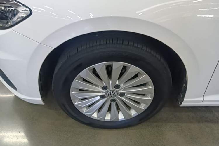 Used Volkswagen Lavida 2019 1.5L Automatic Comfort Edition China VI Standard Left Front Wheel Hub