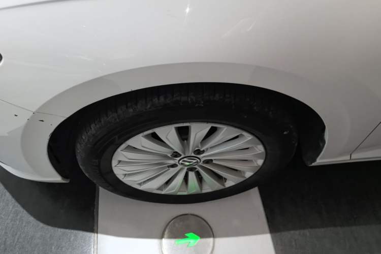 Used Volkswagen Lavida 2019 1.5L Automatic Comfort Edition China VI Standard Left Front Wheel Hub