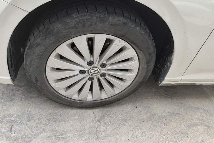 Used Volkswagen Lavida 2019 1.5L Automatic Comfort Edition China VI Standard Left Front Wheel Hub