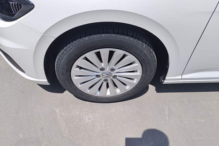 Used Volkswagen Lavida 2019 280TSI DSG Comfort Edition China VI standard Left Front Wheel Hub