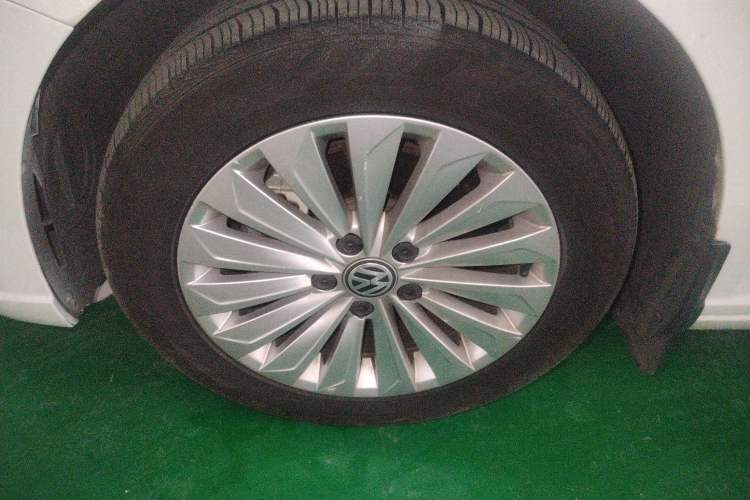 Used Volkswagen Lavida 2019 280TSI DSG Comfort Edition China VI standard Left Front Wheel Hub